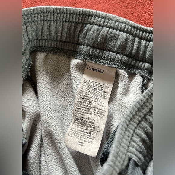 Men’s under Armour joggers/sweatpants - Picture 3 of 5